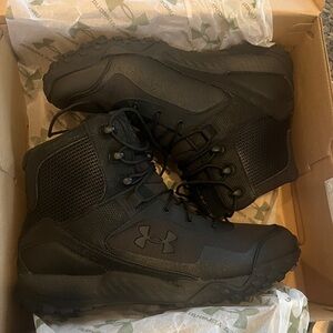 UNDER ARMOUR VALSETZ RPM 1.5 brand new never worn